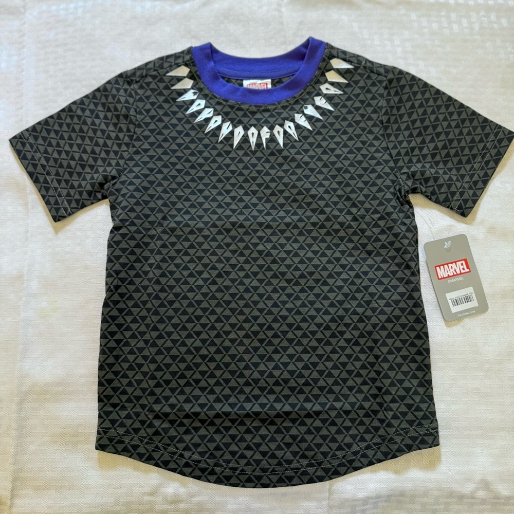 Disney / Marvel Black Panther short sleeve T-shirt